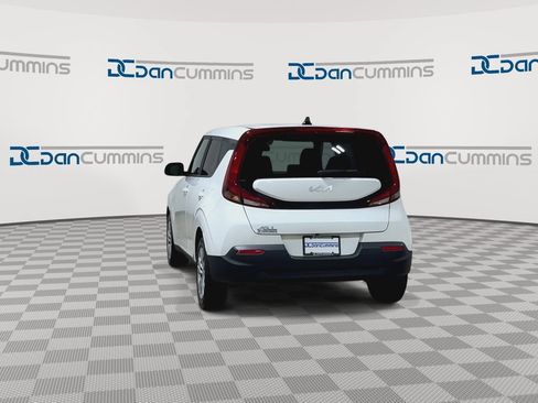 Used 2022 Kia Soul LX FWD image 8