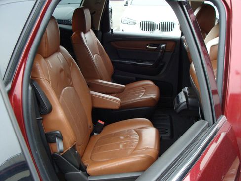 Used 2017 Chevrolet Traverse Premier image 29