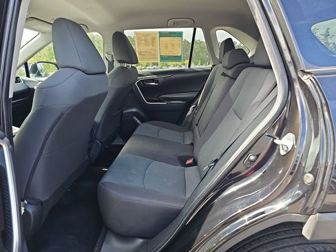 Used 2023 Toyota RAV4 XLE FWD image 17