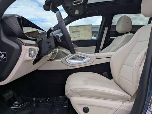 Certified 2026 Mercedes-Benz GLS 450 4MATIC image 17