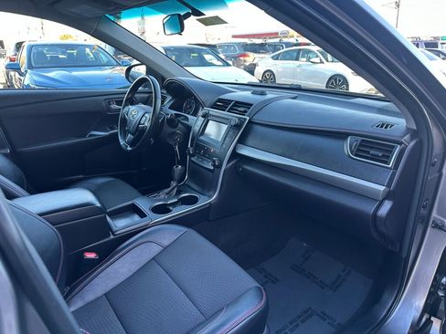 Used 2016 Toyota Camry SE image 28