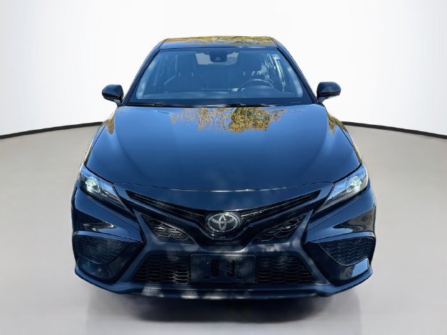 Used 2023 Toyota Camry SE FWD image 2