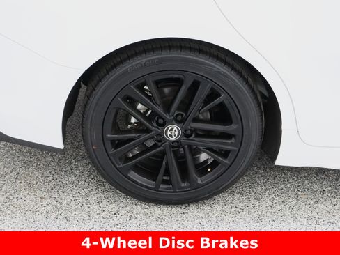 Used 2025 Toyota Camry SE image 6