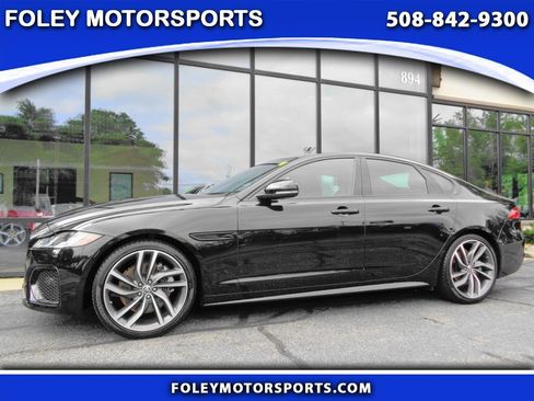Used 2024 Jaguar XF R-Dynamic SE AWD/4WD image 1