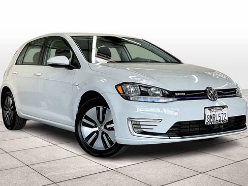 Used 2019 Volkswagen e-Golf SE w/ Driver Assistance Package image 2