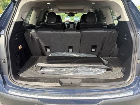 Used 2024 Subaru Ascent Limited w/ Technology Package AWD/4WD image 28