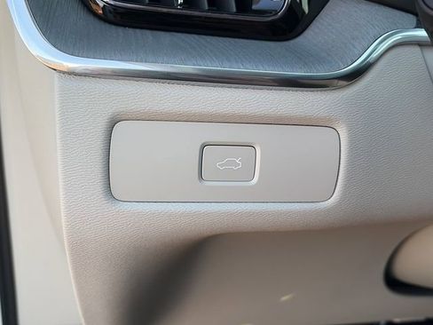 Used 2025 Volvo XC60 B5 Ultra w/ Protection Package Premier image 24