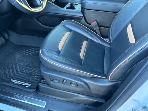 Used 2024 GMC Yukon AT4 w/ AT4 Premium Plus Package image 7