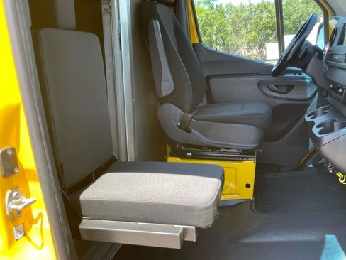 Used 2021 Mercedes-Benz Sprinter 2500 w/ Acoustic Package image 22