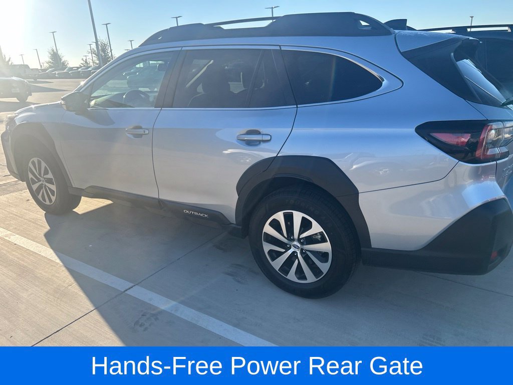 Used 2025 Subaru Outback Premium AWD/4WD image 4