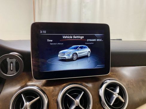 Used 2019 Mercedes-Benz GLA 250 4MATIC image 31