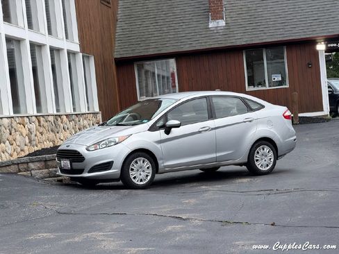 Used 2014 Ford Fiesta S FWD image 2