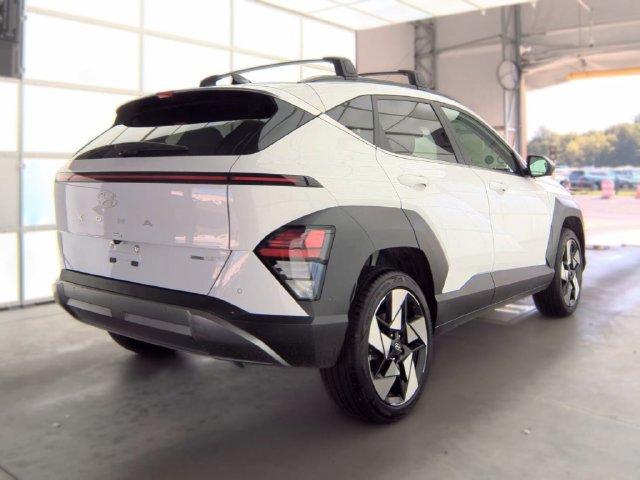 Used 2025 Hyundai Kona Limited AWD/4WD image 4