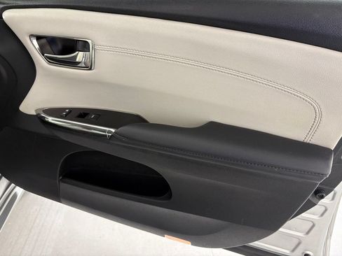 Used 2018 Toyota Avalon XLE w/ All Weather Liner Package FWD image 44