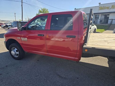 Used 2017 RAM 3500 Tradesman RWD image 2