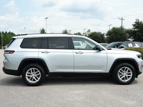 Used 2023 Jeep Grand Cherokee L Laredo RWD image 4