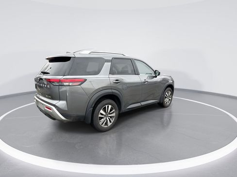Used 2024 Nissan Pathfinder SL image 8