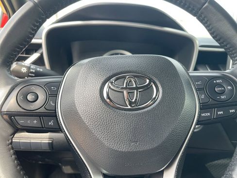 Used 2021 Toyota Corolla SE w/ Special Edition FWD image 7