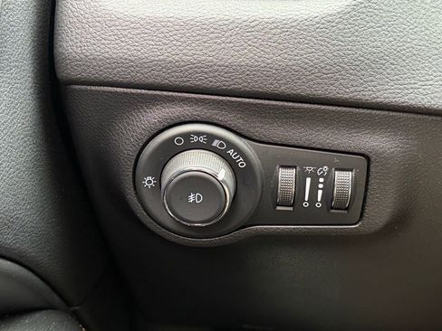 Used 2021 Jeep Compass Limited image 14