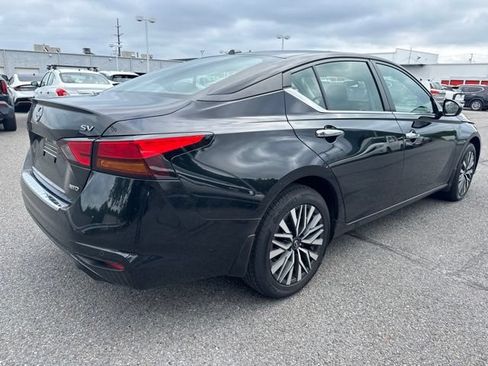 Certified 2023 Nissan Altima 2.5 SV w/ SV Premium Package AWD/4WD image 5