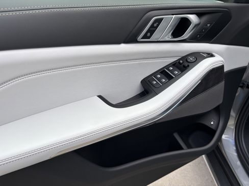 Used 2026 BMW X5 xDrive50e w/ Premium Package image 13