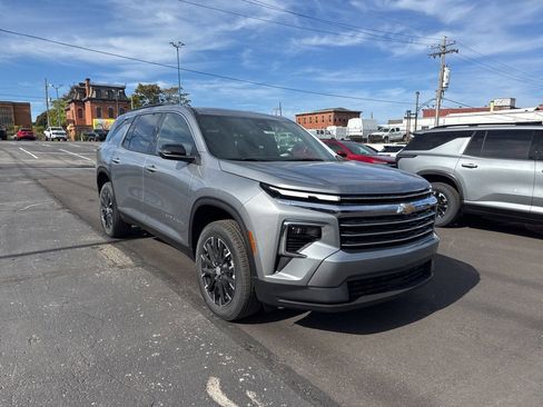 New 2026 Chevrolet Traverse LT w/ Sun and Wheel Package image 1