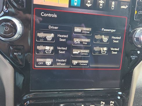 Used 2019 RAM 1500 Laramie AWD/4WD image 27