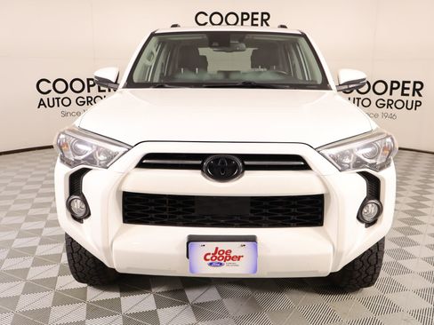 Used 2020 Toyota 4Runner SR5 Premium AWD/4WD image 11