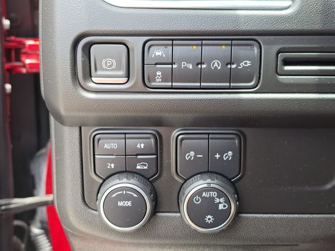 Used 2022 Chevrolet Tahoe RST AWD/4WD image 29