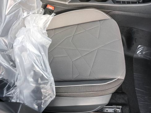 Used 2026 Volkswagen Jetta Sport FWD image 38