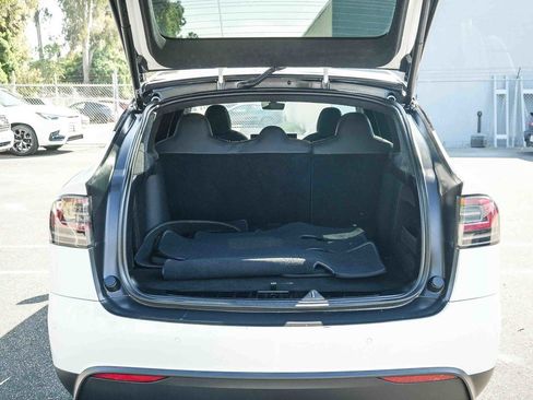 Used 2023 Tesla Model X AWD/4WD image 24