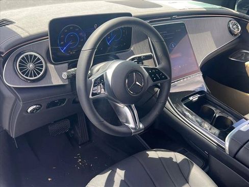 New 2026 Mercedes-Benz EQE 320+ SUV image 3
