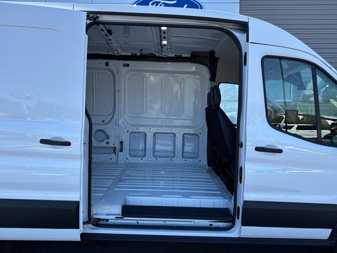 New 2026 Ford Transit 250 148 Medium Roof RWD image 13