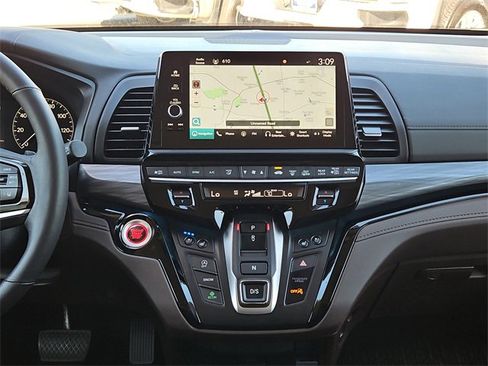 Used 2025 Honda Odyssey Elite image 6