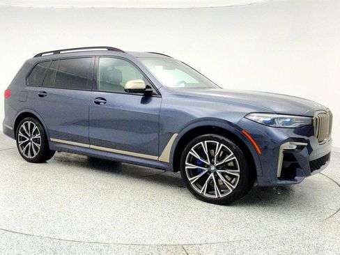 Used 2022 BMW X7 M50i w/ Executive Package image 3