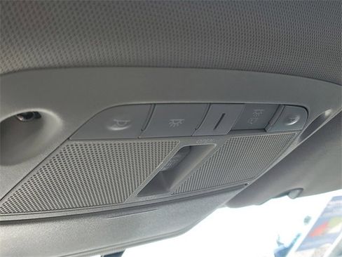 Used 2016 Nissan Rogue SV image 31