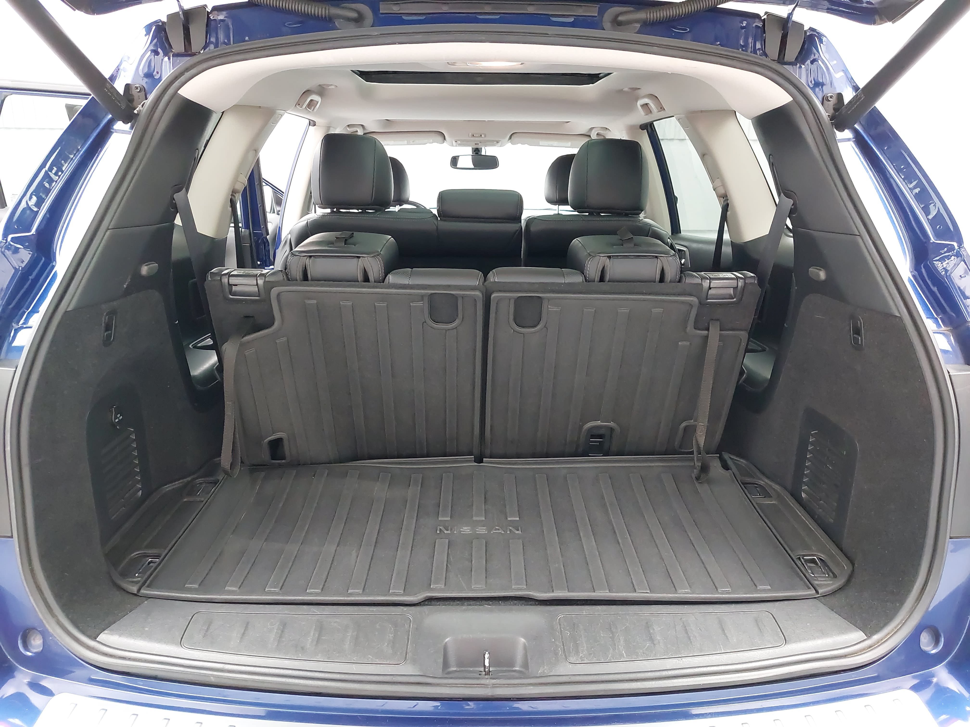 Used 2020 Nissan Pathfinder Platinum AWD/4WD image 15
