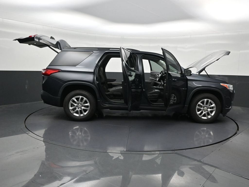 Used 2021 Chevrolet Traverse LT FWD image 34