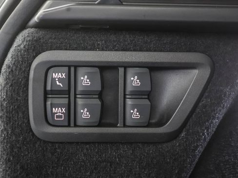 Used 2024 BMW X7 xDrive40i w/ Premium Package AWD/4WD image 27