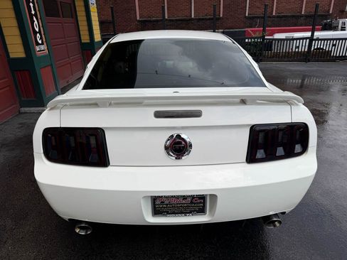 Used 2007 Ford Mustang GT RWD image 7