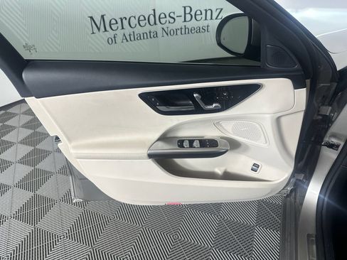 Used 2023 Mercedes-Benz C 300 Sedan image 10