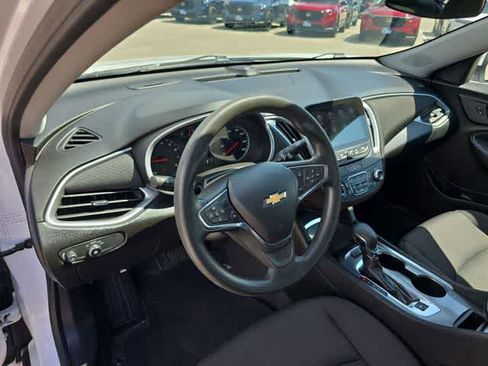Used 2023 Chevrolet Malibu LT FWD image 2