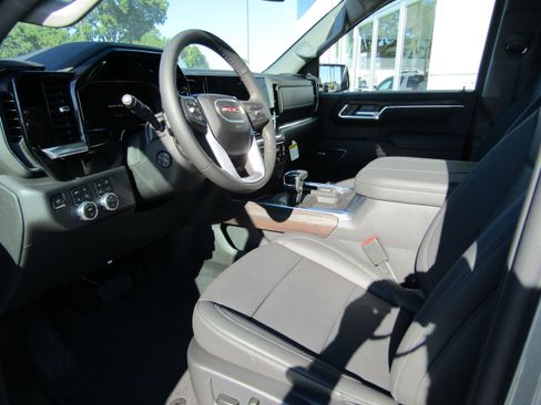 New 2026 GMC Sierra 1500 SLT w/ SLT Premium Plus Package image 4