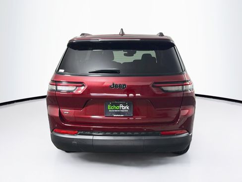 Used 2023 Jeep Grand Cherokee L Laredo RWD image 7