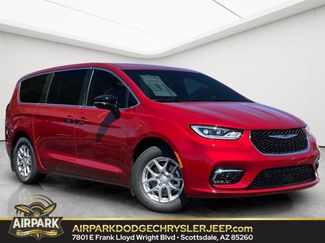 New 2025 Chrysler Pacifica Select FWD video 1