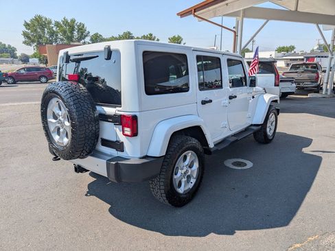 Used 2014 Jeep Wrangler Unlimited Sahara AWD/4WD image 7