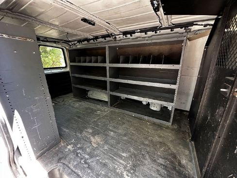 Used 2015 Chevrolet Express 2500 image 11