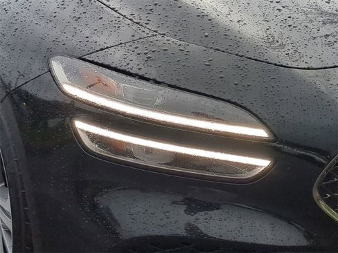 Used 2025 Genesis G70 2.5T w/ Sport Prestige Package image 9