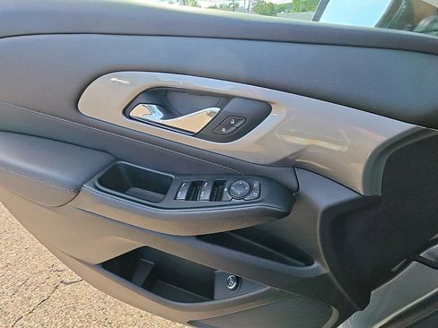 Used 2023 Chevrolet Traverse LT w/ LPO, Floor Liner Package AWD/4WD image 21