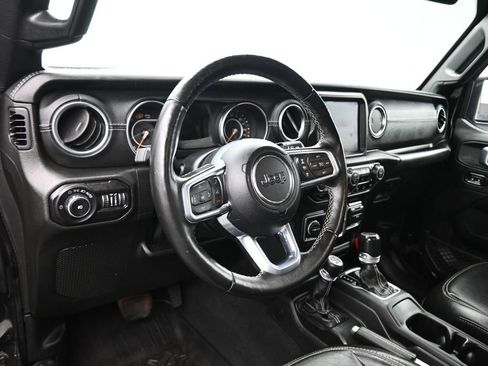 Used 2020 Jeep Wrangler Unlimited Sahara AWD/4WD image 13